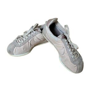 RARE NIKE Velour / Velvet Blush Pink Sneakers Tennis Shoes Size 7.5